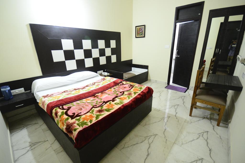 Hotel Mehra Inn Amritsar Quarto foto